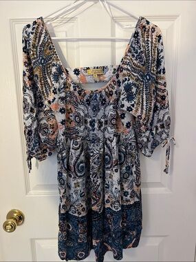 Vera Wang Floral Paisley Scoop-Neck Blouse in Navy, Peach, White